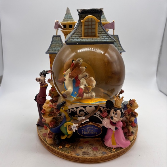 Disney The Three Musketeers Characters Musical Snow Globe Orphee Aux Enfers - Picture 1 of 16